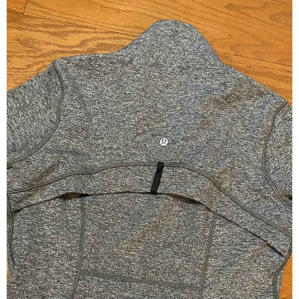 Lululemon Define Vented Thumb Holes Jacket Size 10 Full Zip Gray Black Excellent